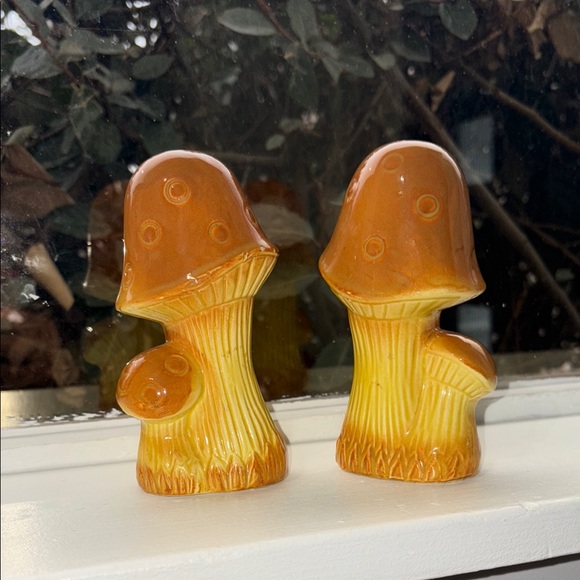 Other - 🍒Vintage Mushroom Salt and Pepper Shakers